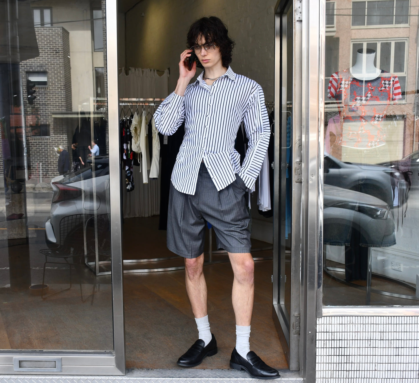 PINSTRIPE SUIT SHORT-GREY