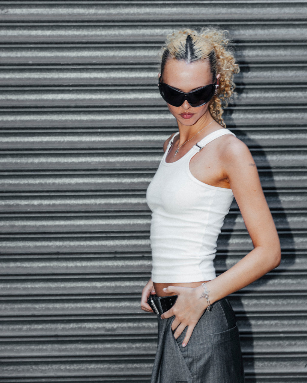HARDWARE TANK- WHITE