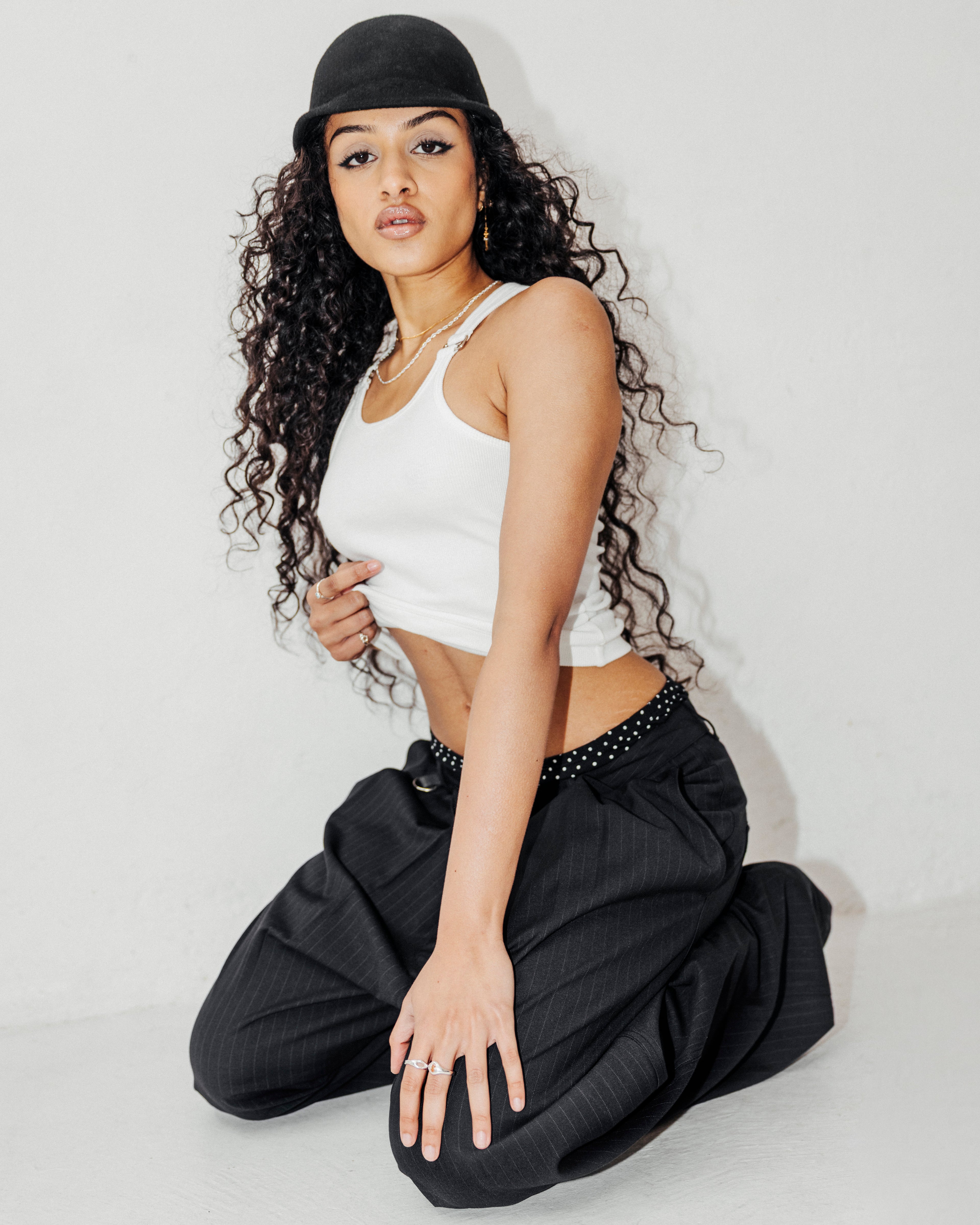 HARDWARE TANK- WHITE